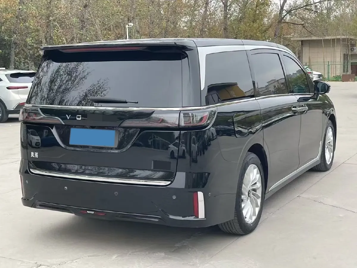 2024 Voyah Dream 1.5T 150HP L4 PHEV 43KWH,autocango,china used car exporter,china ev exporter,chinese used car exporter,chinese used ev exporter