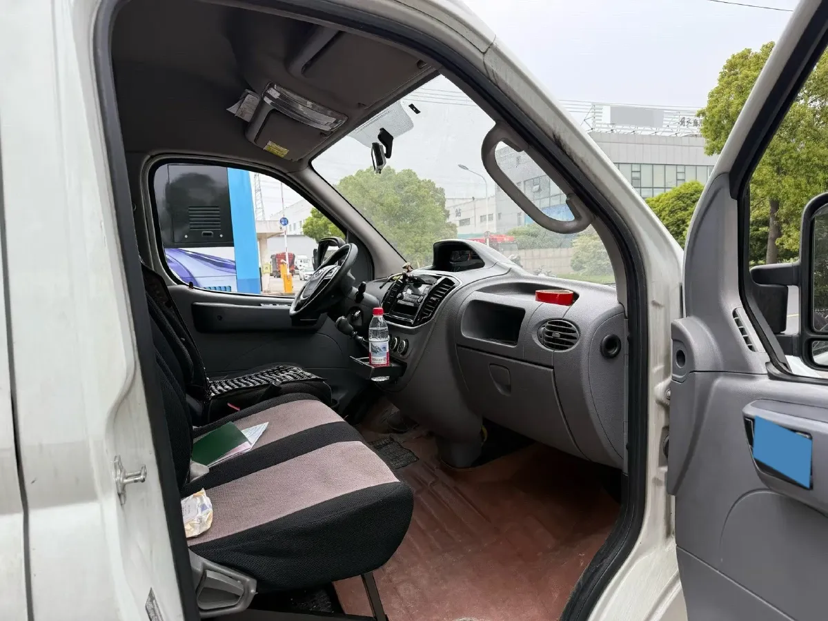 2020 MAXUS XinTu V80 2.5T 136HP L4 6MT,autocango,china used car exporter,china ev exporter,chinese used car exporter,chinese used ev exporter