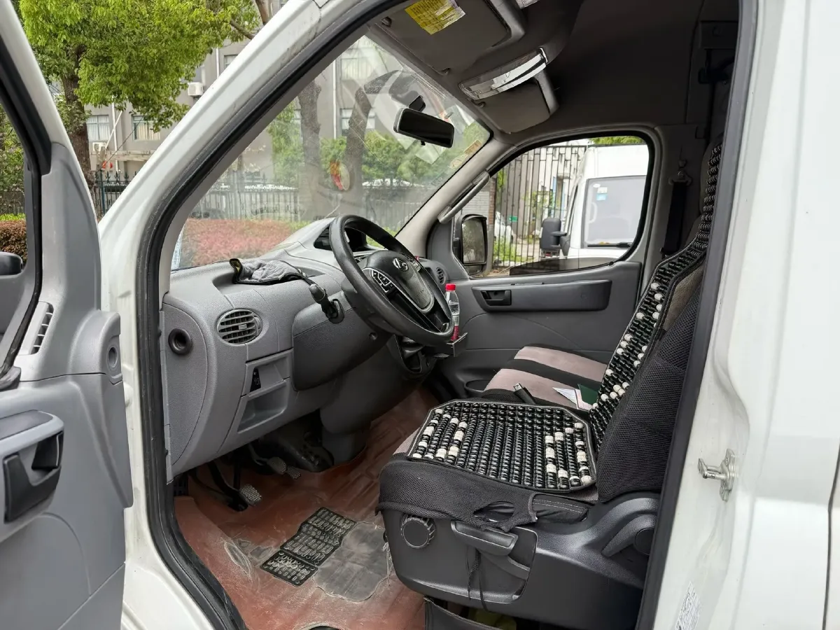 2020 MAXUS XinTu V80 2.5T 136HP L4 6MT,autocango,china used car exporter,china ev exporter,chinese used car exporter,chinese used ev exporter