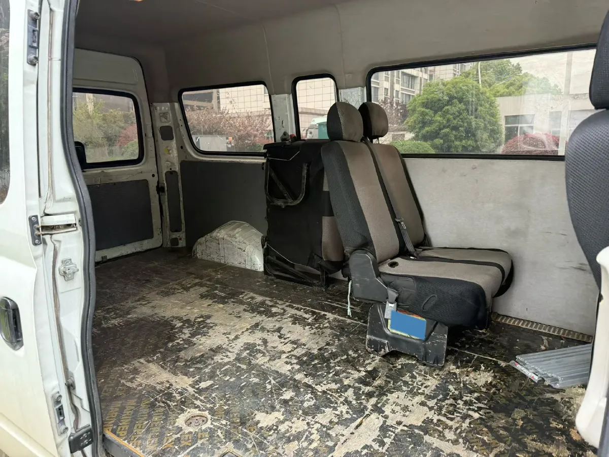 2020 MAXUS XinTu V80 2.5T 136HP L4 6MT,autocango,china used car exporter,china ev exporter,chinese used car exporter,chinese used ev exporter