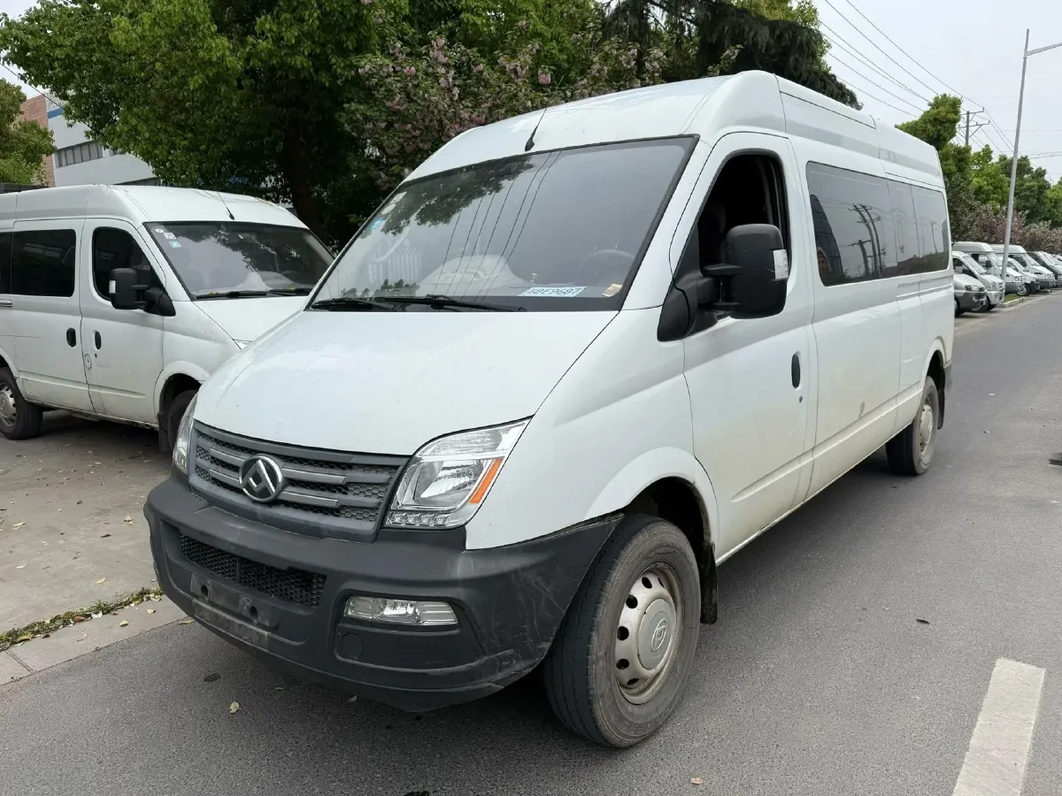 2020 MAXUS XinTu V80 2.5T 136HP L4 6MT,autocango,china used car exporter,china ev exporter,chinese used car exporter,chinese used ev exporter