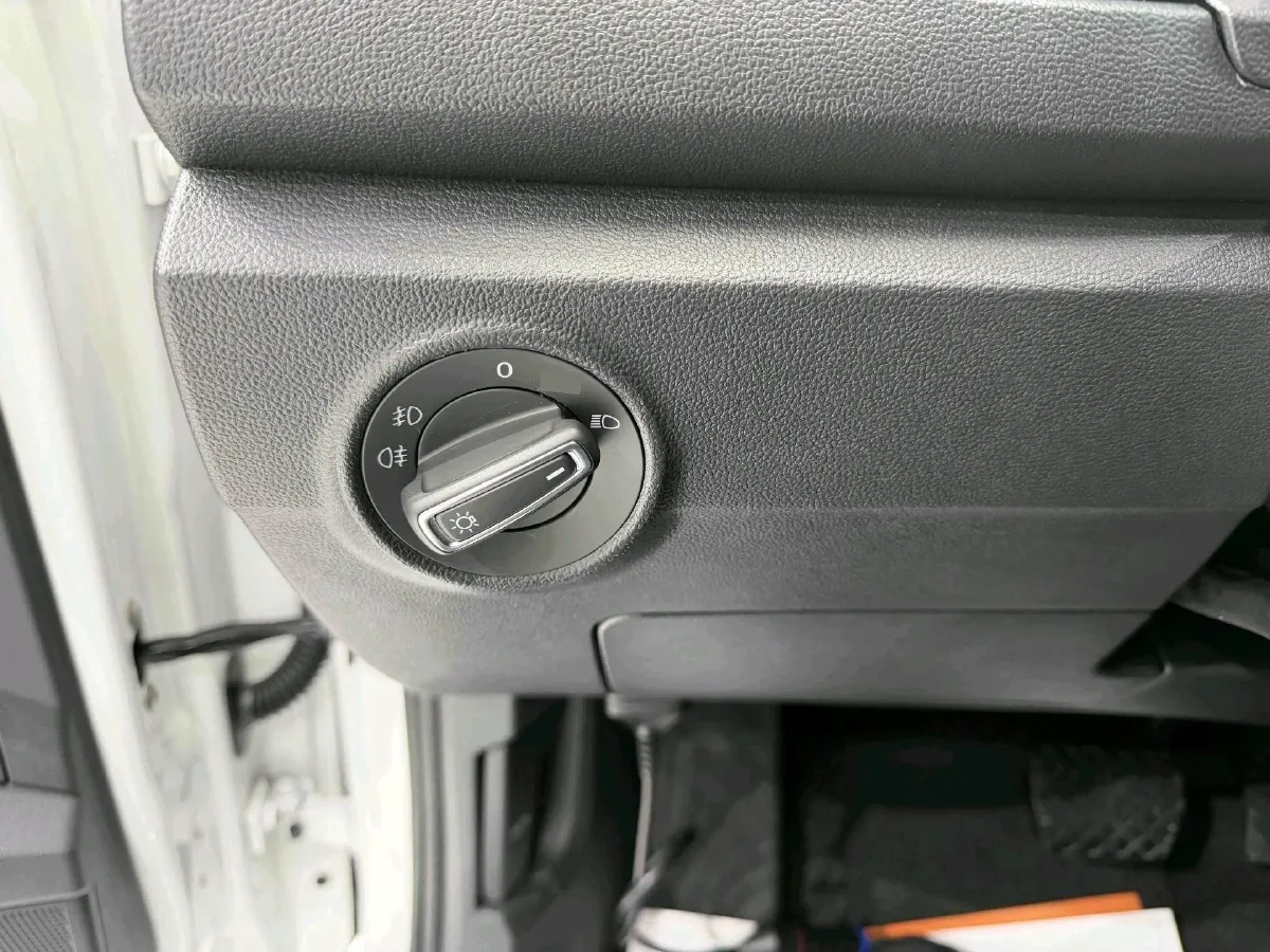 2022 Volkswagen T-Roc 1.4T 150HP L4 7DCT,autocango,china used car exporter,china ev exporter,chinese used car exporter,chinese used ev exporter