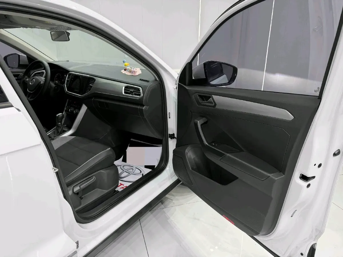 2022 Volkswagen T-Roc 1.4T 150HP L4 7DCT,autocango,china used car exporter,china ev exporter,chinese used car exporter,chinese used ev exporter