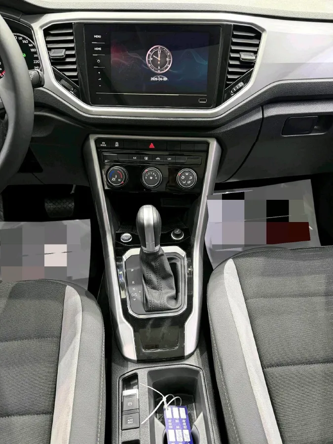 2022 Volkswagen T-Roc 1.4T 150HP L4 7DCT,autocango,china used car exporter,china ev exporter,chinese used car exporter,chinese used ev exporter