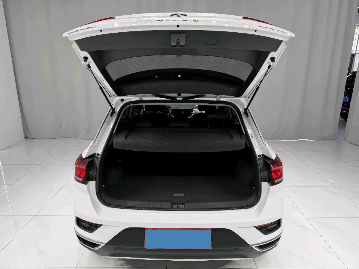 2022 Volkswagen T-Roc 1.4T 150HP L4 7DCT,autocango,china used car exporter,china ev exporter,chinese used car exporter,chinese used ev exporter