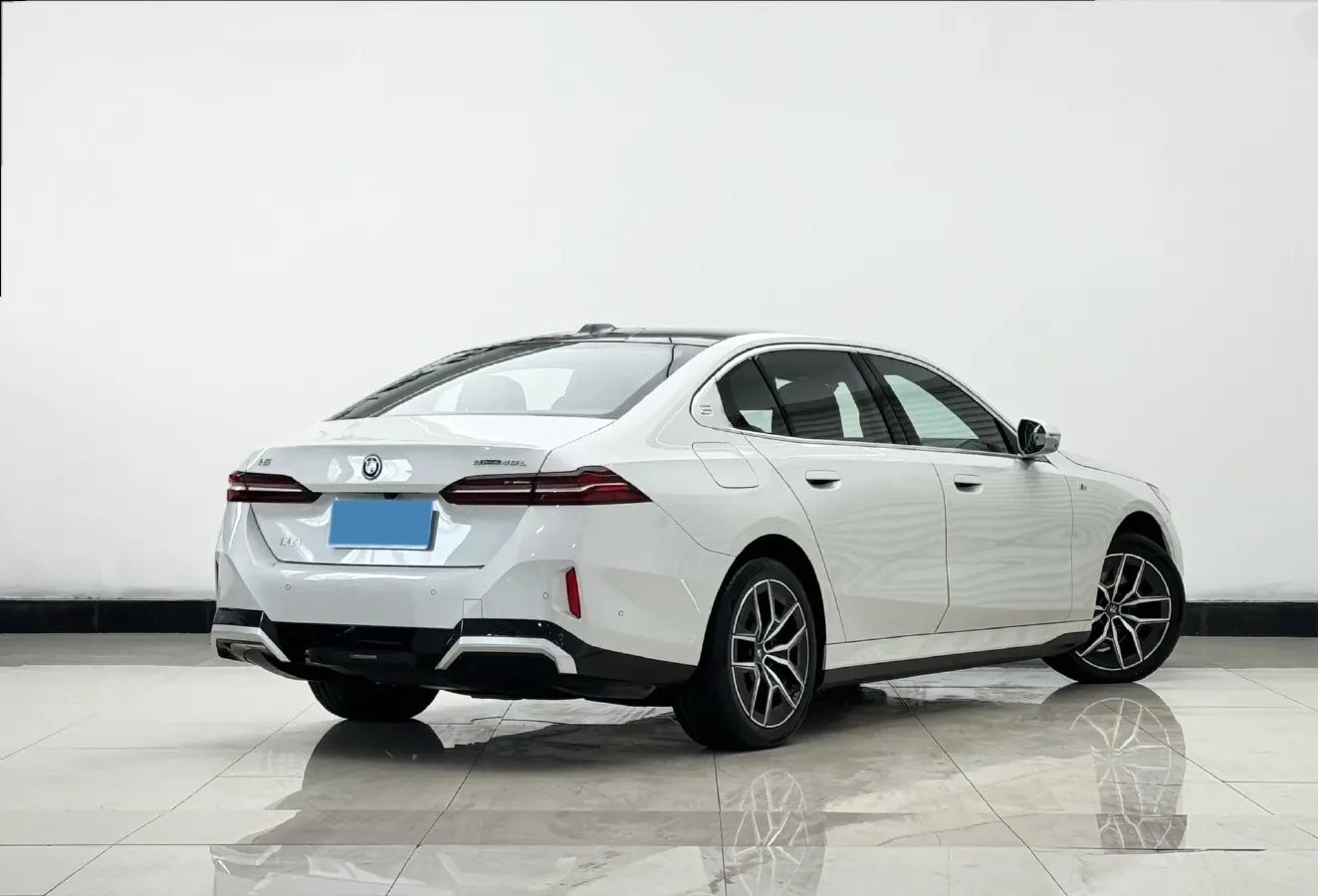 2025 BMW i5 BEV 96.96KWH,autocango,china used car exporter,china ev exporter,chinese used car exporter,chinese used ev exporter