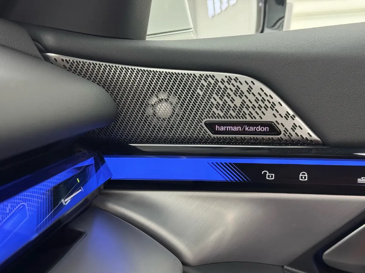 2025 BMW i5 BEV 96.96KWH,autocango,china used car exporter,china ev exporter,chinese used car exporter,chinese used ev exporter