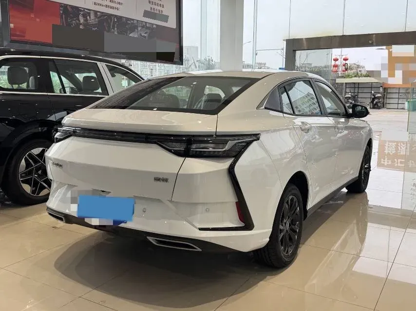 2024 DongFeng Aeolus YiXuan 1.5L 125HP L4 6DCT,autocango,china used car exporter,china ev exporter,chinese used car exporter,chinese used ev exporter