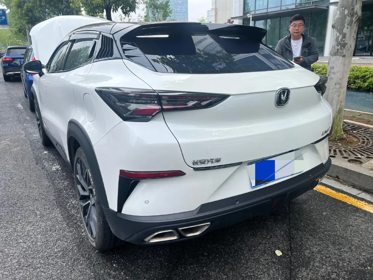 2022 ChangAn UNI-T 1.5T 188HP L4 7DCT,autocango,china used car exporter,china ev exporter,chinese used car exporter,chinese used ev exporter