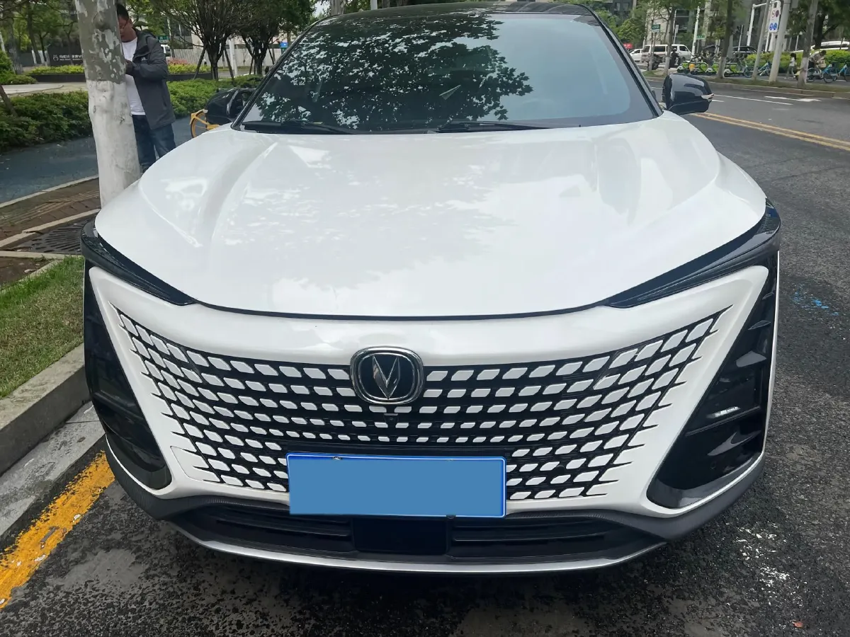 2022 ChangAn UNI-T 1.5T 188HP L4 7DCT,autocango,china used car exporter,china ev exporter,chinese used car exporter,chinese used ev exporter