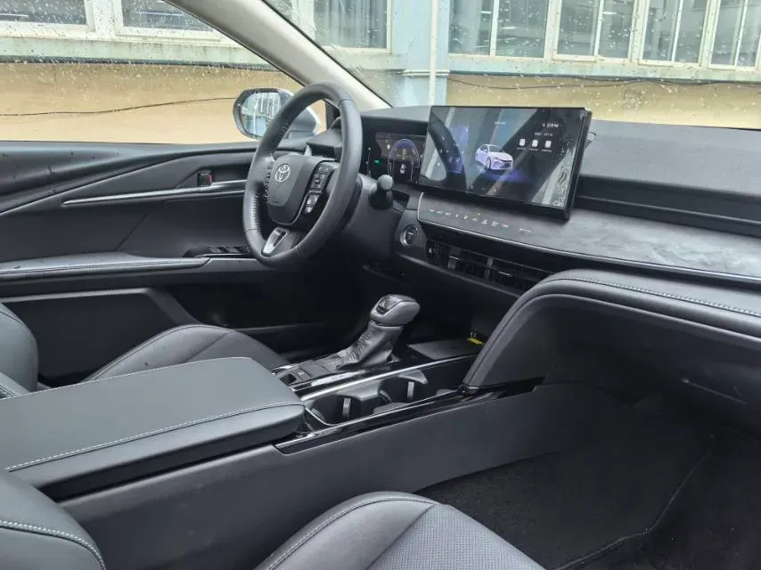 2024 Toyota Camry 2.0L 152HP L4 E-CVT Hybrid,autocango,china used car exporter,china ev exporter,chinese used car exporter,chinese used ev exporter