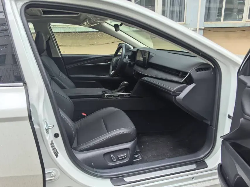 2024 Toyota Camry 2.0L 152HP L4 E-CVT Hybrid,autocango,china used car exporter,china ev exporter,chinese used car exporter,chinese used ev exporter