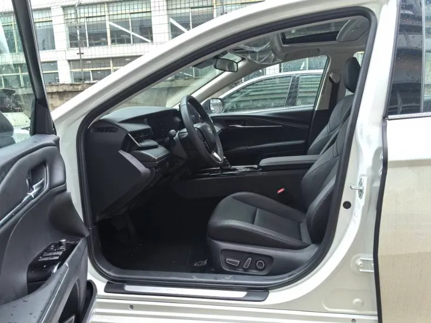 2024 Toyota Camry 2.0L 152HP L4 E-CVT Hybrid,autocango,china used car exporter,china ev exporter,chinese used car exporter,chinese used ev exporter