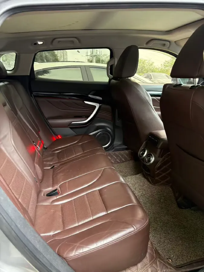 2017 WEY VV7 2.0T 234HP L4 7DCT,autocango,china used car exporter,china ev exporter,chinese used car exporter,chinese used ev exporter