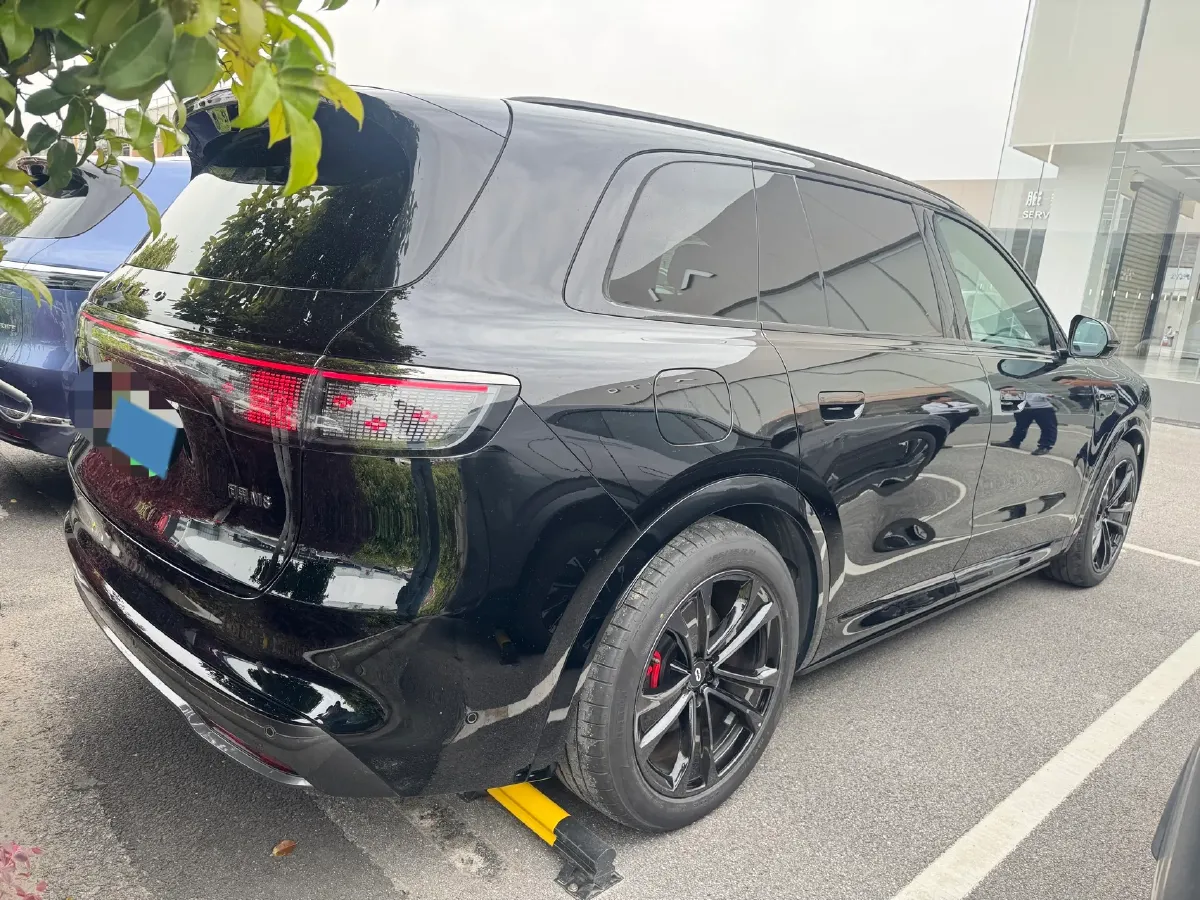 2025 AITO AITO M8 REEV 160HP REEV 53.4KWH,autocango,china used car exporter,china ev exporter,chinese used car exporter,chinese used ev exporter