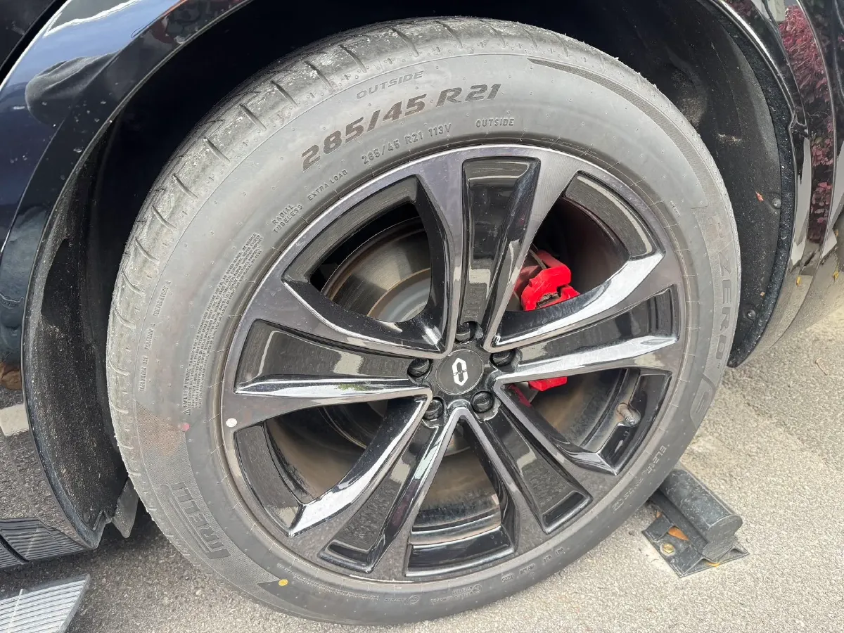 2025 AITO AITO M8 REEV 160HP REEV 53.4KWH,autocango,china used car exporter,china ev exporter,chinese used car exporter,chinese used ev exporter