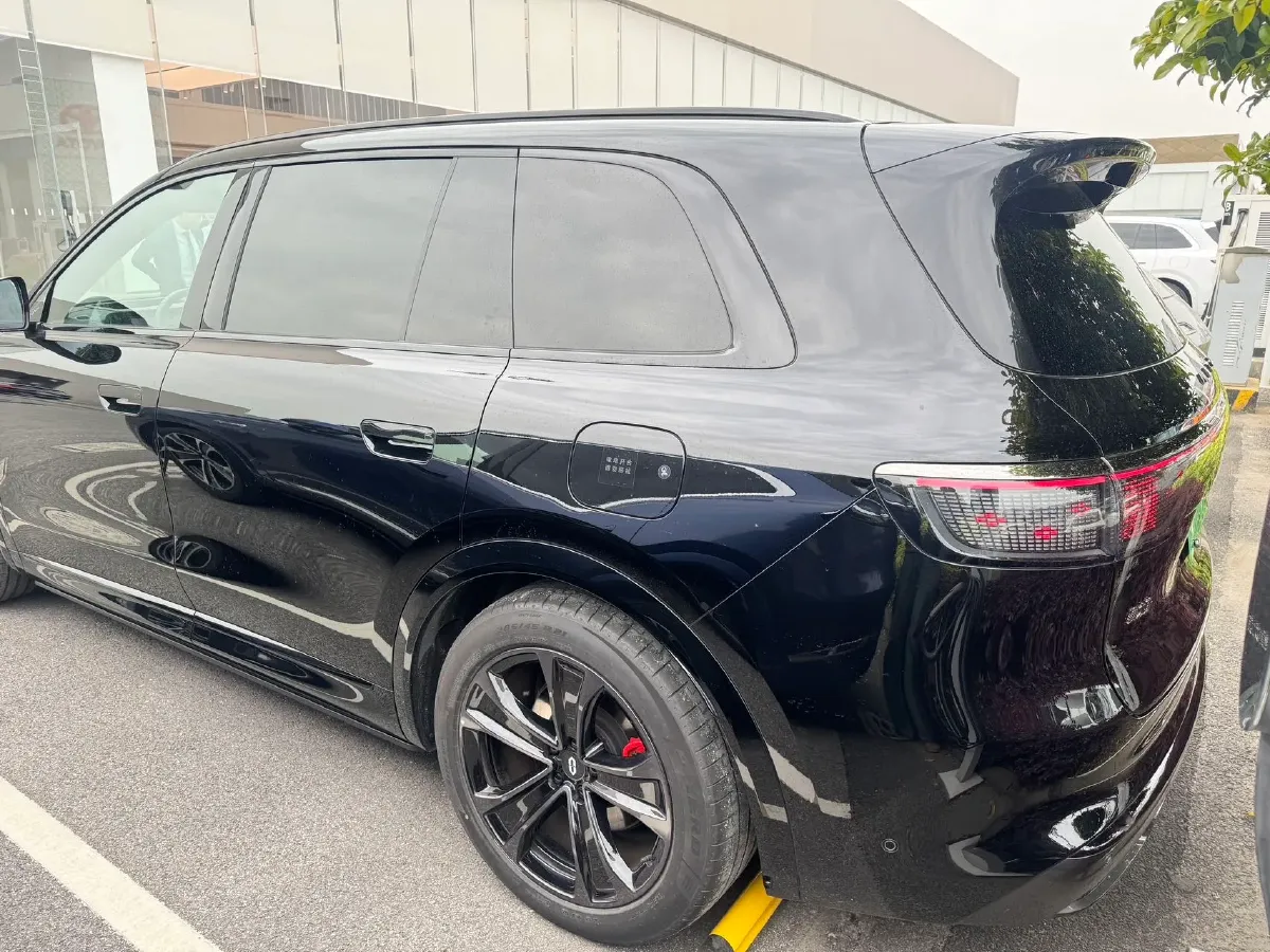 2025 AITO AITO M8 REEV 160HP REEV 53.4KWH,autocango,china used car exporter,china ev exporter,chinese used car exporter,chinese used ev exporter