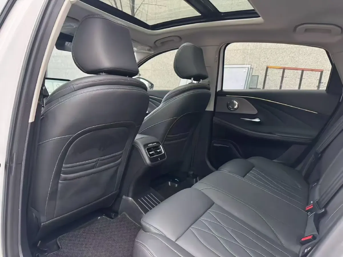 2022 Chery Arrizo 8 1.6T 197HP L4 7DCT,autocango,china used car exporter,china ev exporter,chinese used car exporter,chinese used ev exporter