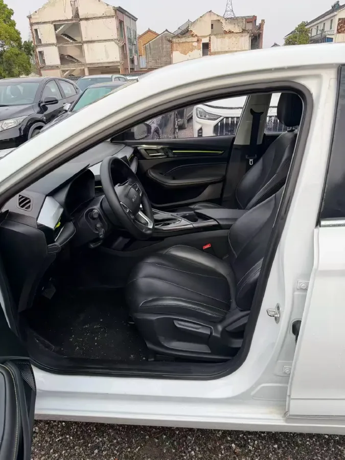 2021 Roewe i5 1.5L 120HP L4 CVT,autocango,china used car exporter,china ev exporter,chinese used car exporter,chinese used ev exporter