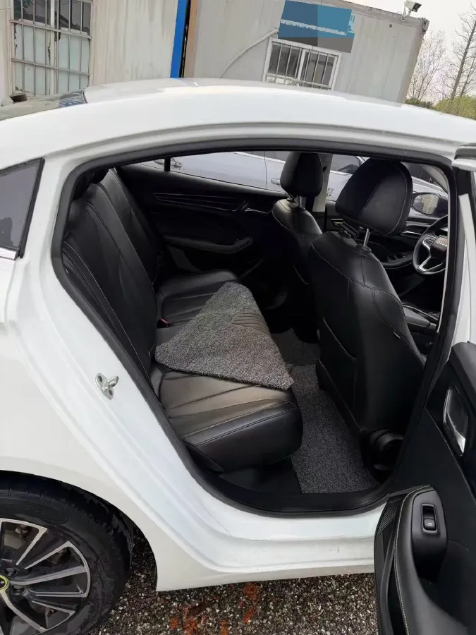 2021 Roewe i5 1.5L 120HP L4 CVT,autocango,china used car exporter,china ev exporter,chinese used car exporter,chinese used ev exporter