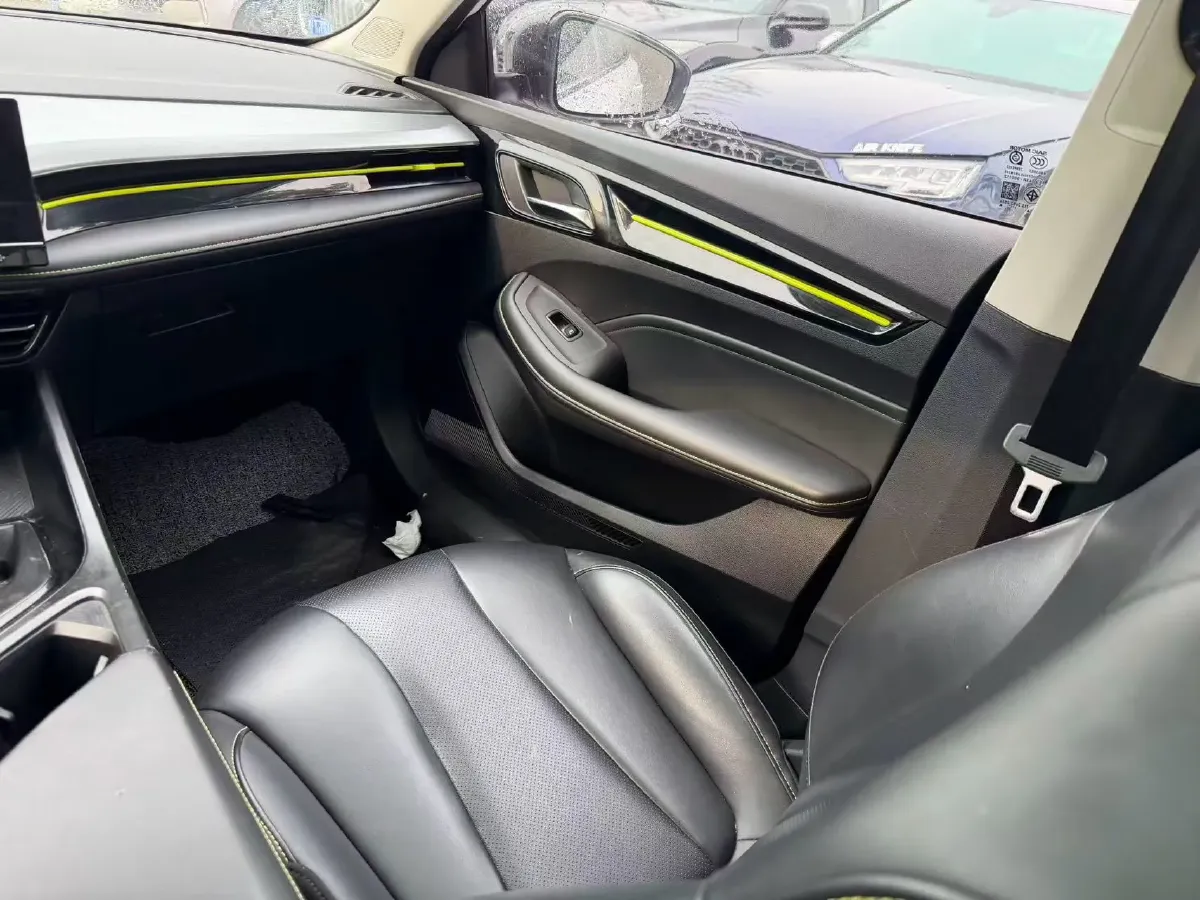 2021 Roewe i5 1.5L 120HP L4 CVT,autocango,china used car exporter,china ev exporter,chinese used car exporter,chinese used ev exporter