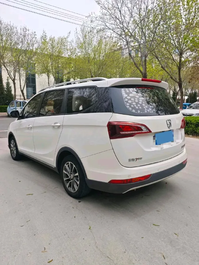 2019 BaoJun 730 1.5L 105HP L4 6MT,autocango,china used car exporter,china ev exporter,chinese used car exporter,chinese used ev exporter