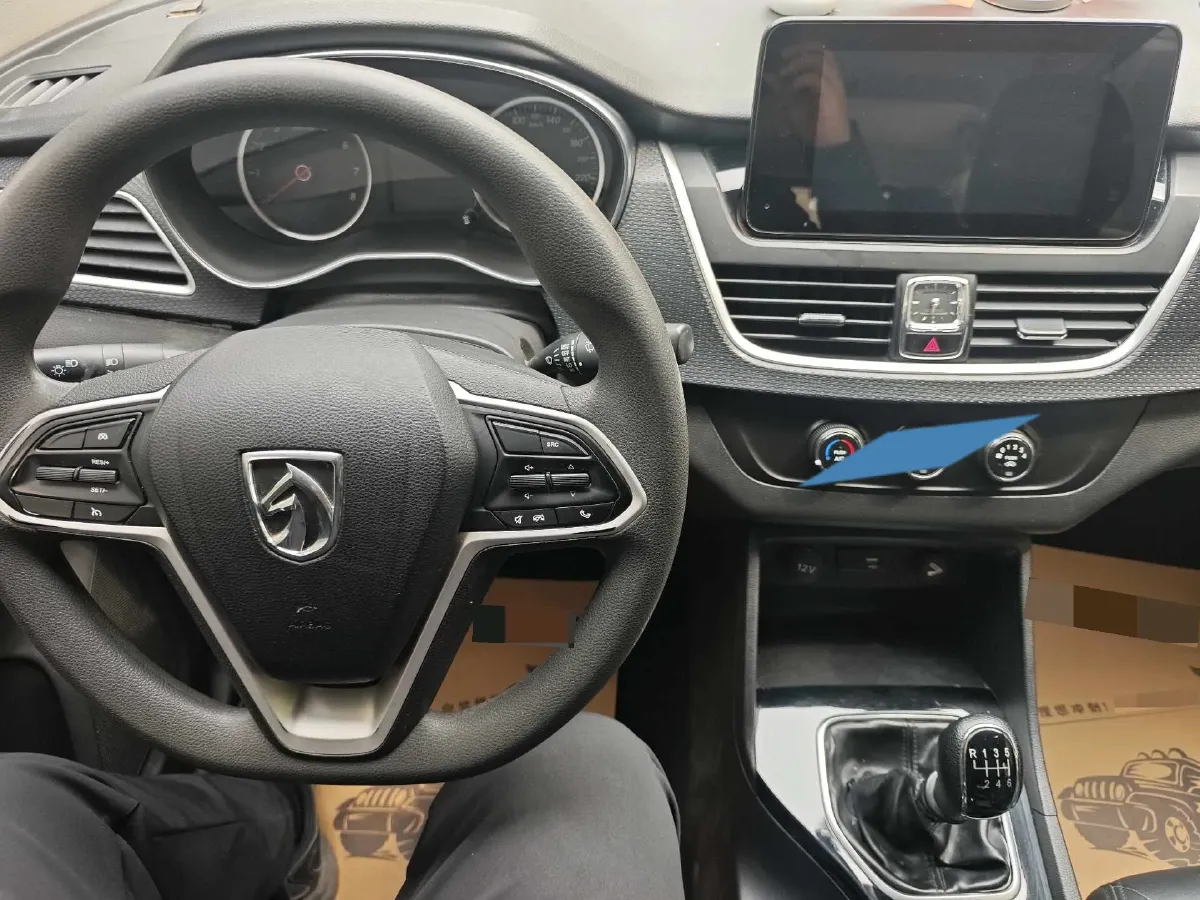 2019 BaoJun 730 1.5L 105HP L4 6MT,autocango,china used car exporter,china ev exporter,chinese used car exporter,chinese used ev exporter