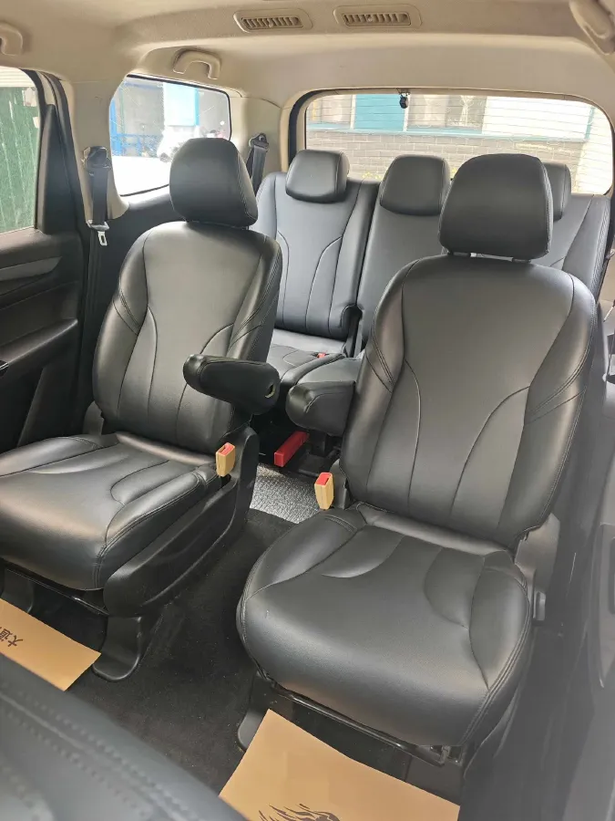 2019 BaoJun 730 1.5L 105HP L4 6MT,autocango,china used car exporter,china ev exporter,chinese used car exporter,chinese used ev exporter