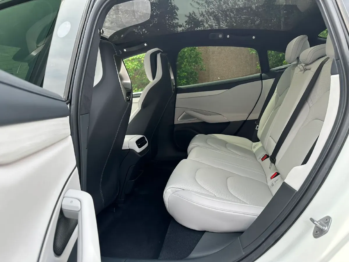 2024 MI SU7 BEV 101KWH,autocango,china used car exporter,china ev exporter,chinese used car exporter,chinese used ev exporter