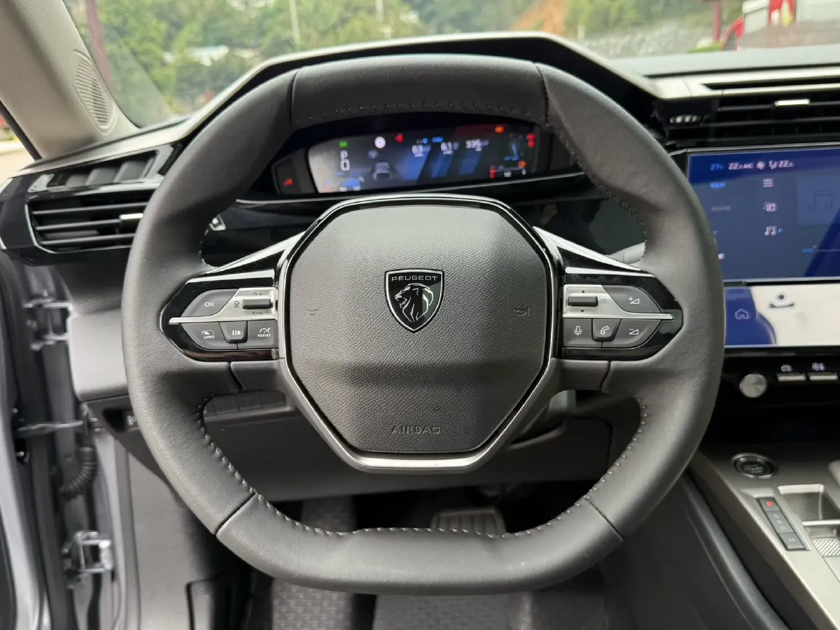 2023 Peugeot 408X 1.6T 175HP L4 8AT,autocango,china used car exporter,china ev exporter,chinese used car exporter,chinese used ev exporter