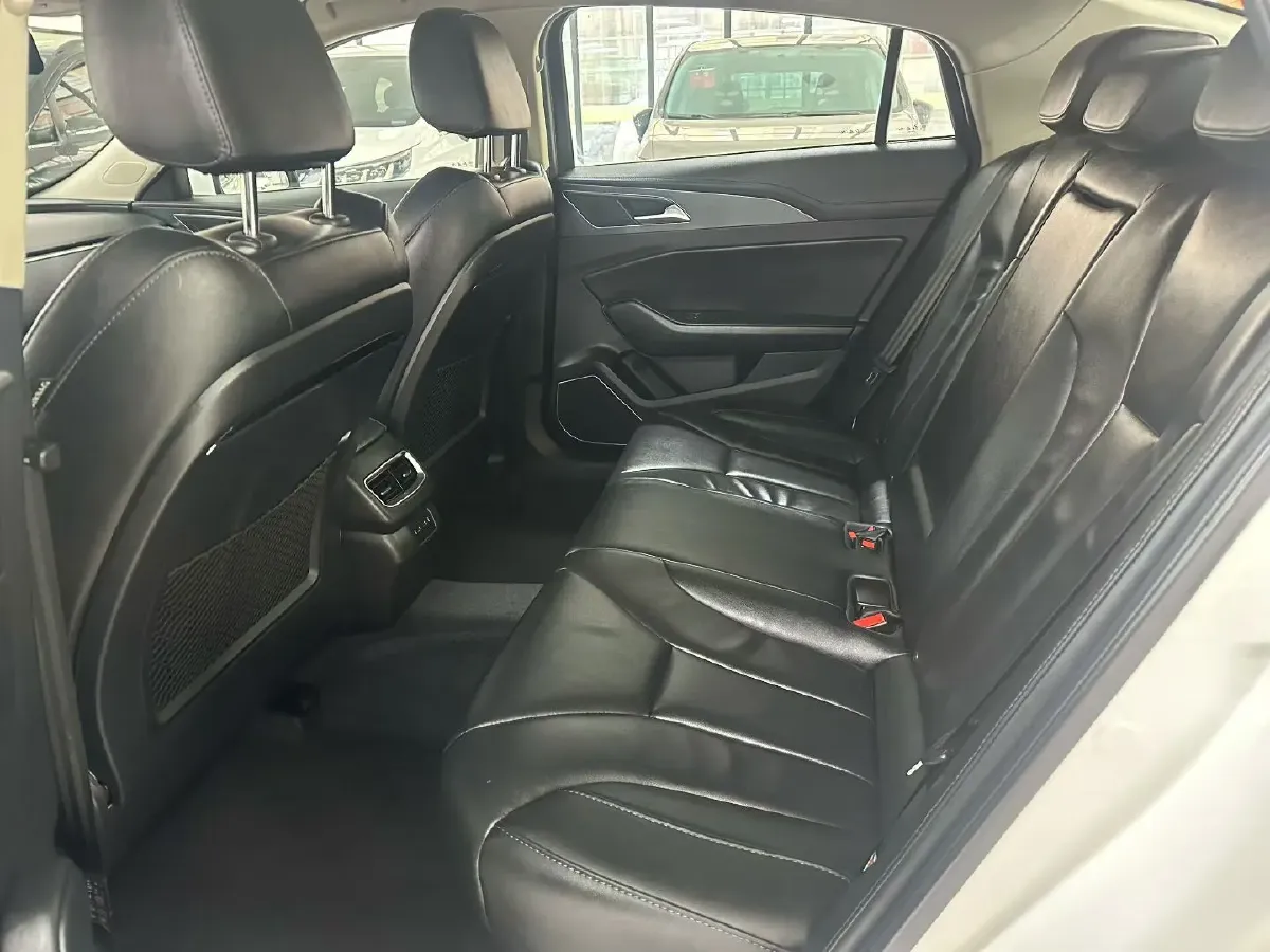 2020 HongQi H5 1.5T 169HP L4 7DCT,autocango,china used car exporter,china ev exporter,chinese used car exporter,chinese used ev exporter