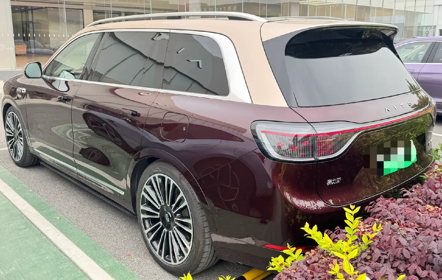 2025 AITO AITO M9 REEV 160HP REEV 52KWH,autocango,china used car exporter,china ev exporter,chinese used car exporter,chinese used ev exporter