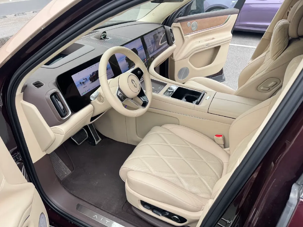 2025 AITO AITO M9 REEV 160HP REEV 52KWH,autocango,china used car exporter,china ev exporter,chinese used car exporter,chinese used ev exporter