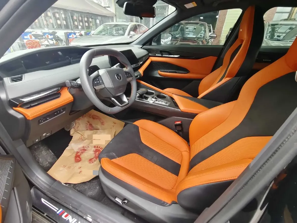 2023 ChangAn UNI-V 1.5T 188HP L4 7DCT,autocango,china used car exporter,china ev exporter,chinese used car exporter,chinese used ev exporter