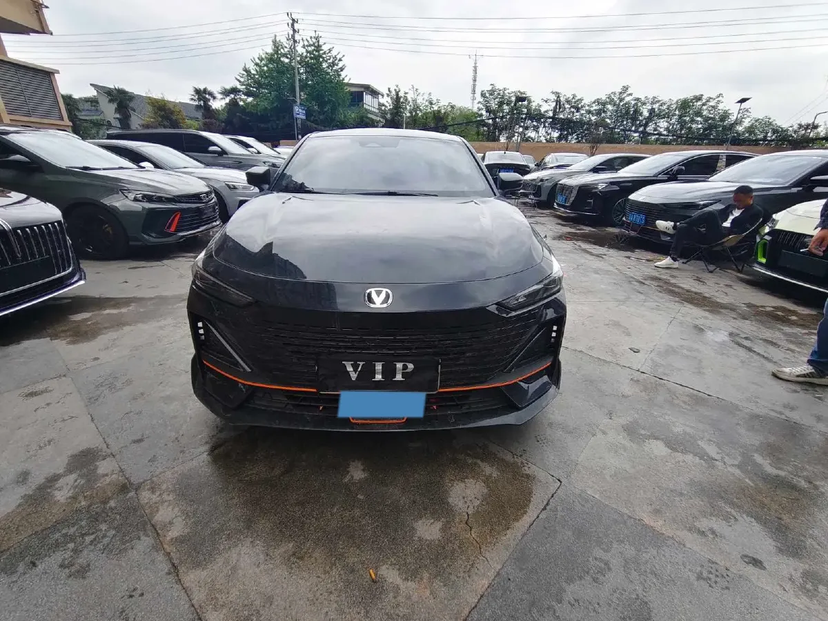 2023 ChangAn UNI-V 1.5T 188HP L4 7DCT,autocango,china used car exporter,china ev exporter,chinese used car exporter,chinese used ev exporter