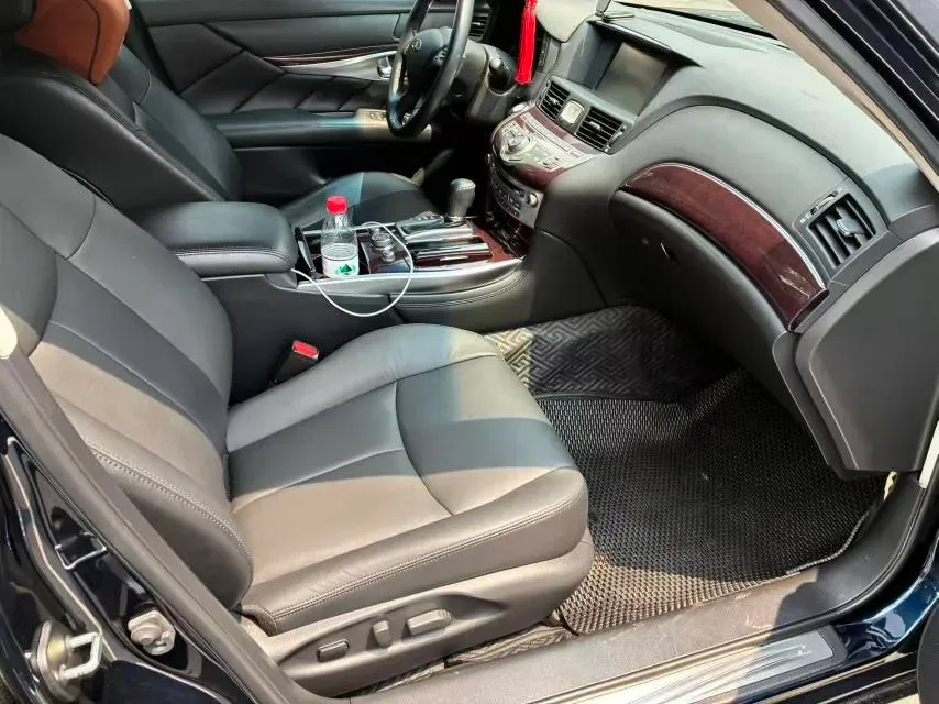 2019 Infiniti Q70 2.0T 211HP L4 7AT,autocango,china used car exporter,china ev exporter,chinese used car exporter,chinese used ev exporter