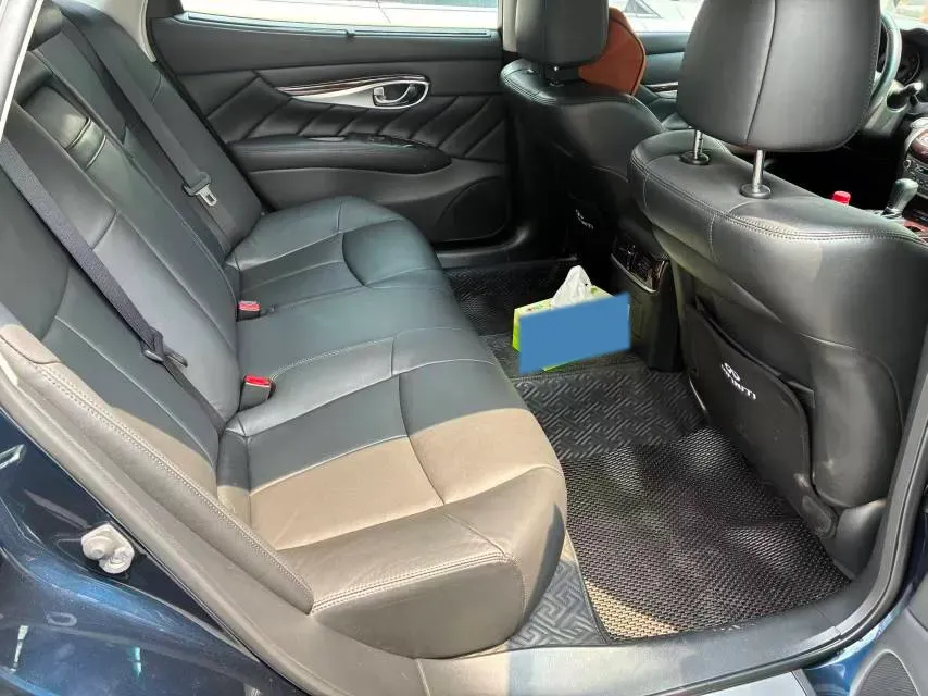 2019 Infiniti Q70 2.0T 211HP L4 7AT,autocango,china used car exporter,china ev exporter,chinese used car exporter,chinese used ev exporter