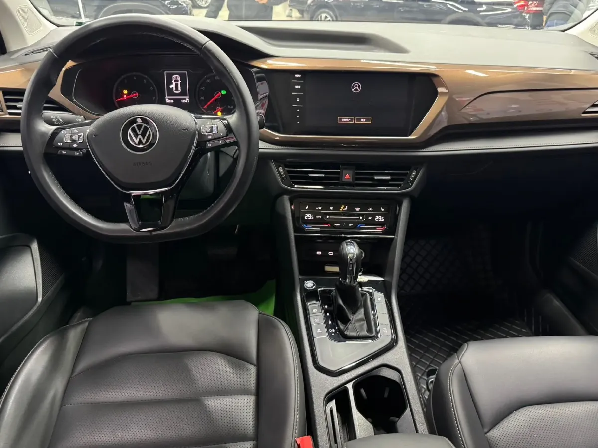 2021 Volkswagen Tharu 1.4T 150HP L4 7DCT,autocango,china used car exporter,china ev exporter,chinese used car exporter,chinese used ev exporter