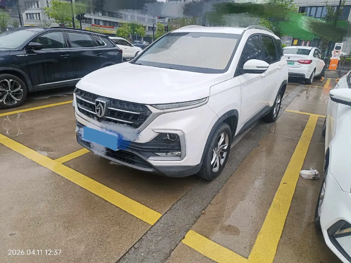 2018 BaoJun 530 1.5T 150HP L4 6MT,autocango,china used car exporter,china ev exporter,chinese used car exporter,chinese used ev exporter
