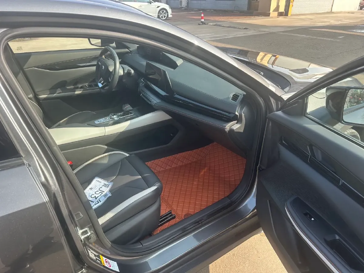 2023 ChangAn UNI-V 1.5T 188HP L4 7DCT,autocango,china used car exporter,china ev exporter,chinese used car exporter,chinese used ev exporter