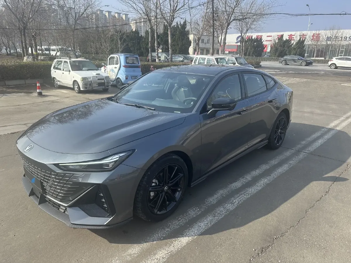 2023 ChangAn UNI-V 1.5T 188HP L4 7DCT,autocango,china used car exporter,china ev exporter,chinese used car exporter,chinese used ev exporter