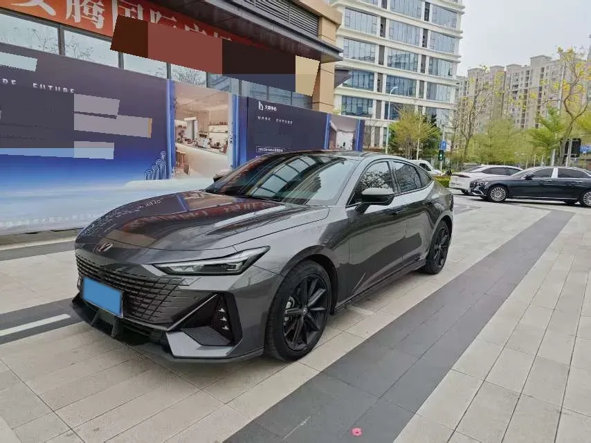 2022 ChangAn UNI-V 1.5T 188HP L4 7DCT,autocango,china used car exporter,china ev exporter,chinese used car exporter,chinese used ev exporter