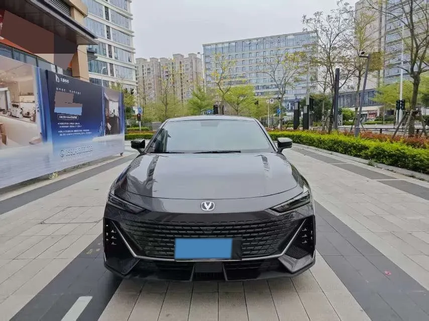 2022 ChangAn UNI-V 1.5T 188HP L4 7DCT,autocango,china used car exporter,china ev exporter,chinese used car exporter,chinese used ev exporter