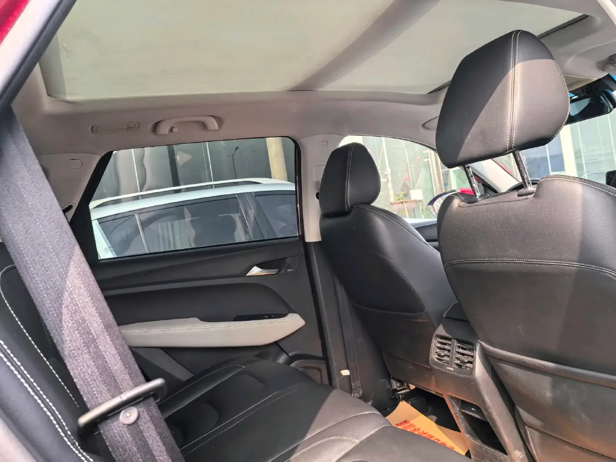 2018 BaoJun 530 1.5T 150HP L4 6DCT,autocango,china used car exporter,china ev exporter,chinese used car exporter,chinese used ev exporter