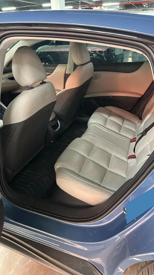 2024 IM L6 BEV 75KWH,autocango,china used car exporter,china ev exporter,chinese used car exporter,chinese used ev exporter