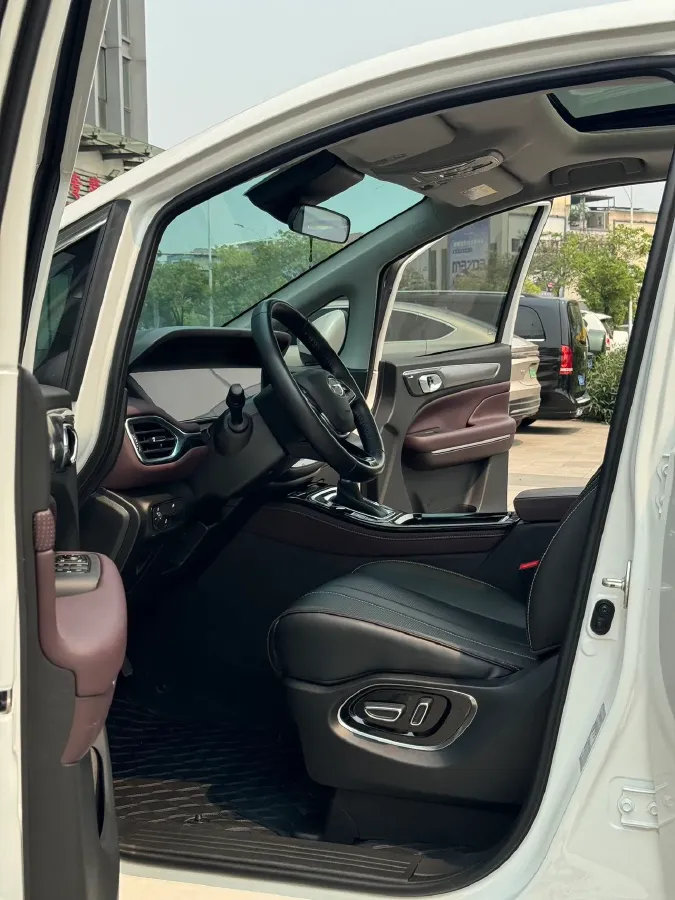 2023 GAC Trumpchi M6 1.5T 177HP L4 7DCT,autocango,china used car exporter,china ev exporter,chinese used car exporter,chinese used ev exporter