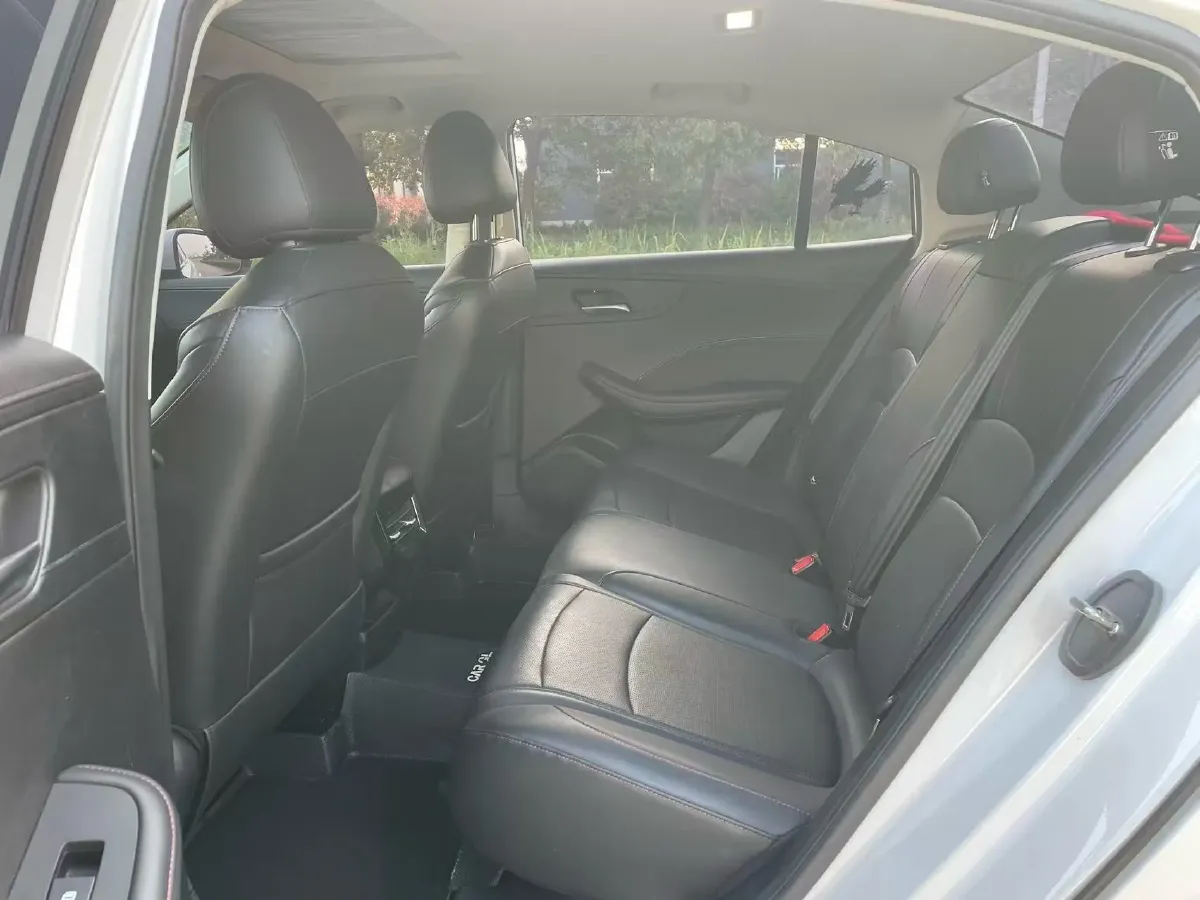 2023 Roewe i5 1.5L 129HP L4 CVT,autocango,china used car exporter,china ev exporter,chinese used car exporter,chinese used ev exporter