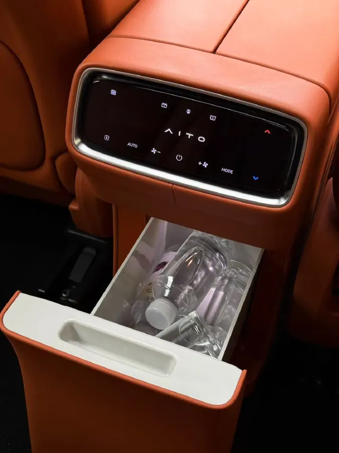 2024 AITO AITO M9 1.5T 152HP L4 REEV 42KWH,autocango,china used car exporter,china ev exporter,chinese used car exporter,chinese used ev exporter