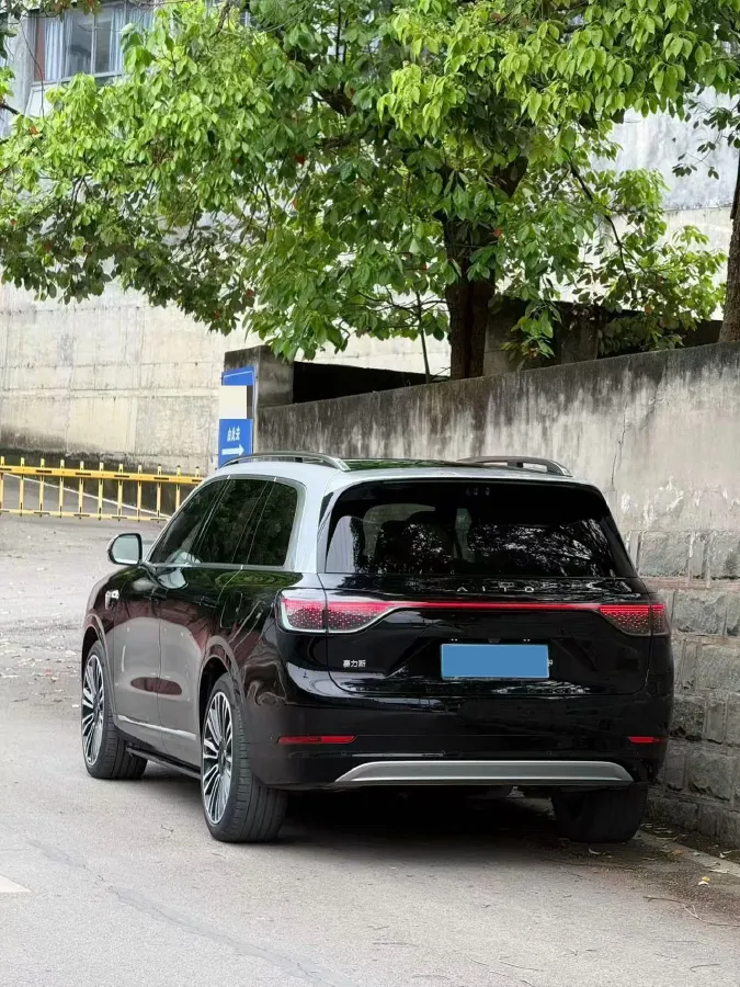 2024 AITO AITO M9 1.5T 152HP L4 REEV 42KWH,autocango,china used car exporter,china ev exporter,chinese used car exporter,chinese used ev exporter