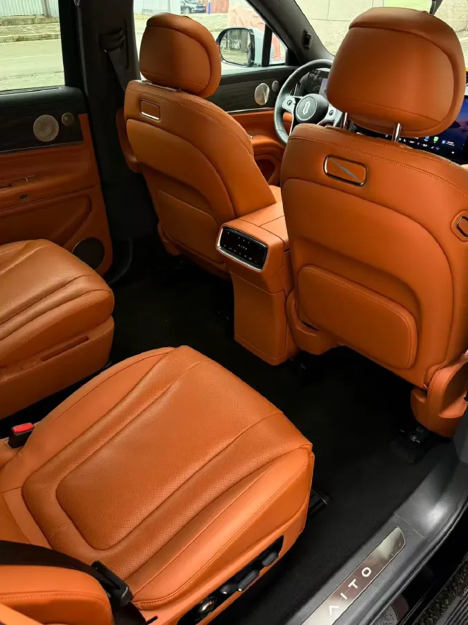 2024 AITO AITO M9 1.5T 152HP L4 REEV 42KWH,autocango,china used car exporter,china ev exporter,chinese used car exporter,chinese used ev exporter